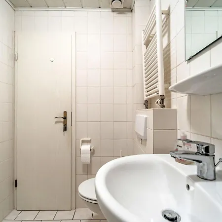 Large In Tabarz Thuringia, With Barbecue Apartman